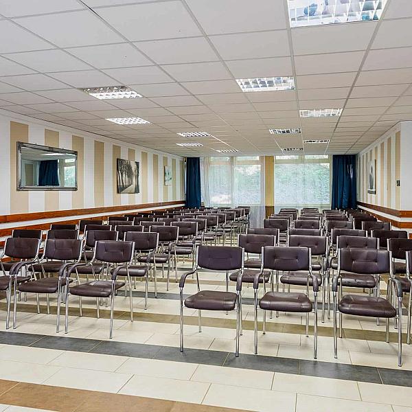 Konferencia Terem kép