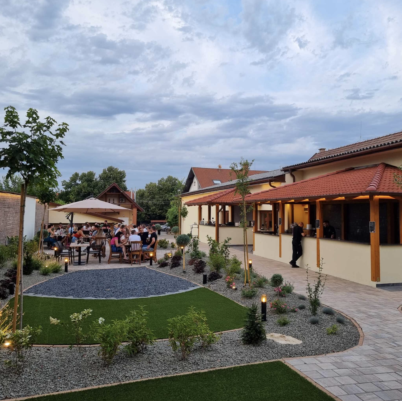 HedoBar & Kitchen