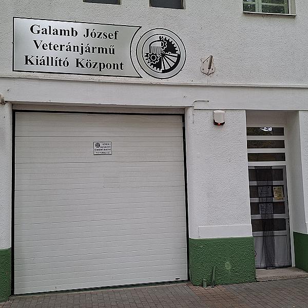 Galamb József Veteránjármű Kiállító Központ emeleti terem kép