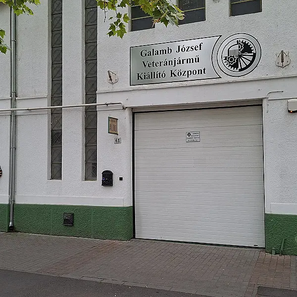 Galamb József Veteránjármű Kiállító Központ emeleti terem